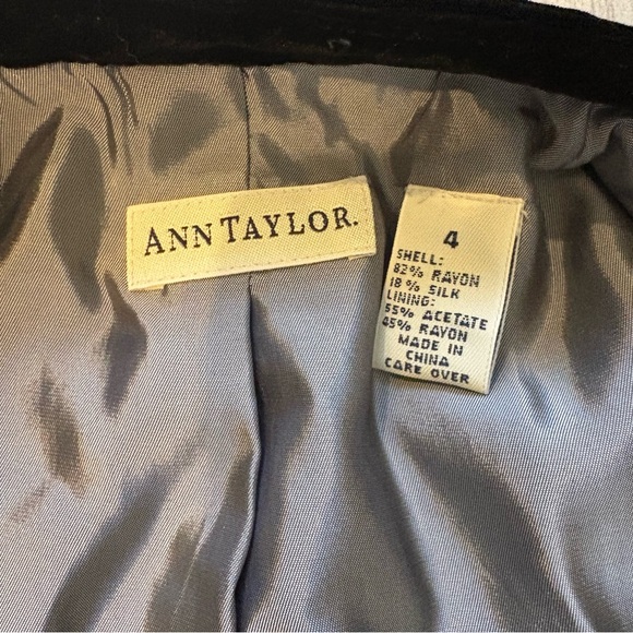 Ann Taylor Y2K Black Velvet Button Down Mandarin Collar Jacket, Sz 4 - Picture 14 of 15